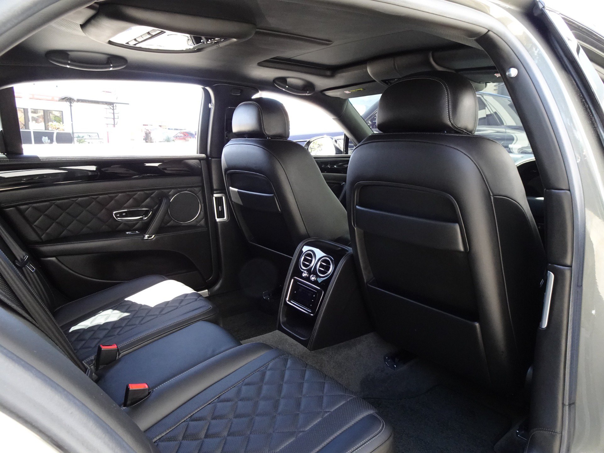 Used 2018 Bentley Flying Spur S V8 AWD/4WD image 17