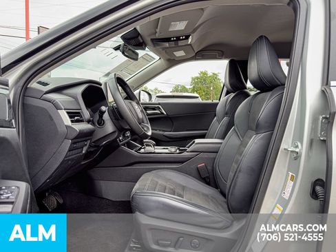 Used 2025 Mitsubishi Outlander SE FWD image 16