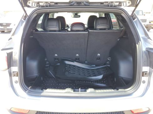 Used 2023 Jeep Compass Latitude AWD/4WD image 8