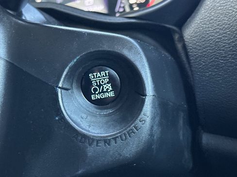 Used 2017 Jeep Renegade Sport w/ Power & Air Group image 22