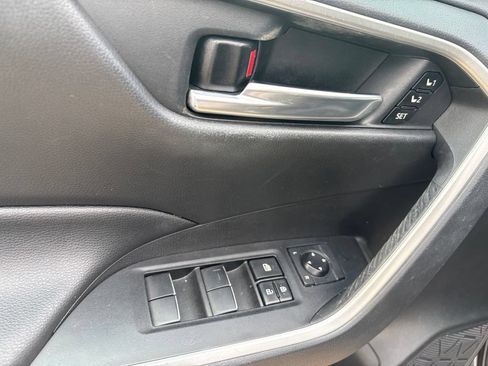 Used 2021 Toyota RAV4 XLE Premium AWD/4WD image 12