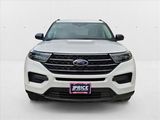 Used 2020 Ford Explorer XLT image 2