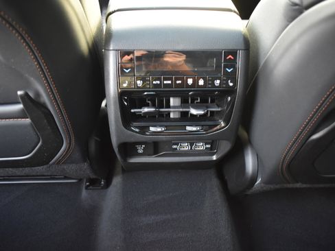 Used 2024 Jeep Grand Cherokee Summit image 28