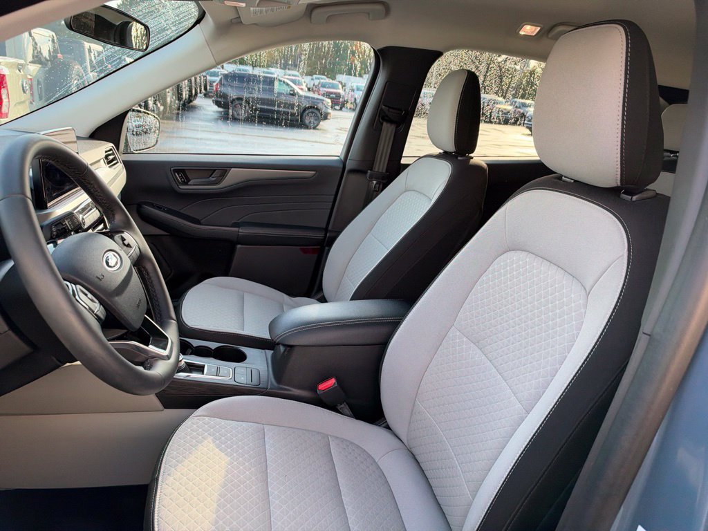 Used 2024 Ford Escape Active w/ Cold Weather Package FWD image 7