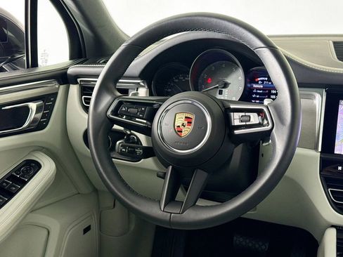 Certified 2025 Porsche Macan S image 20