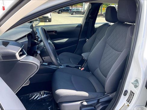 Used 2022 Toyota Corolla LE FWD image 28