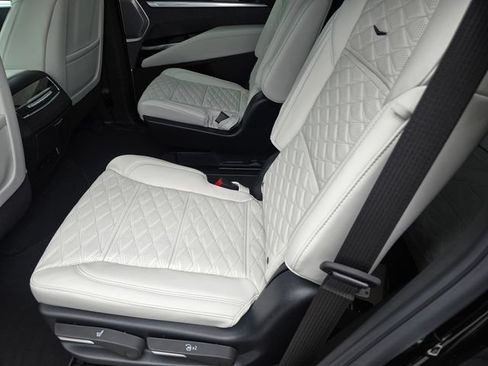 New 2026 Cadillac Escalade Platinum Sport AWD/4WD image 13