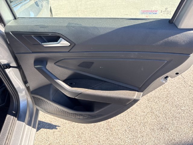 Used 2024 Volkswagen Jetta SE w/ Panoramic Sunroof Package FWD image 16