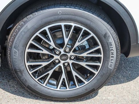 New 2025 Ford Escape SE image 7