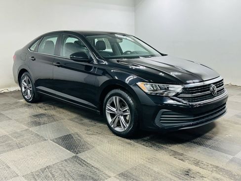 Certified 2023 Volkswagen Jetta SE w/ Panoramic Sunroof Package FWD image 1