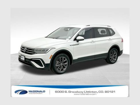 Used 2022 Volkswagen Tiguan SE image 1