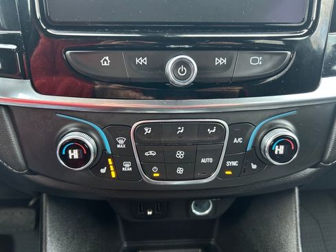 Certified 2023 Chevrolet Traverse LT image 32