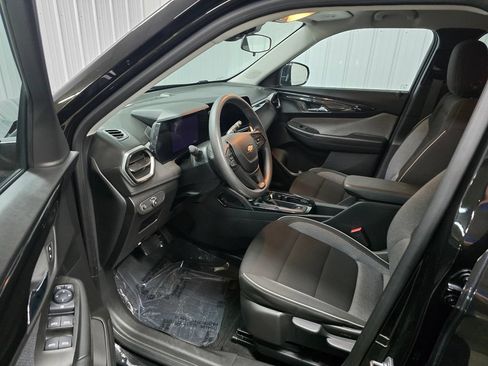 Used 2025 Chevrolet TrailBlazer LT w/ Driver Confidence Package AWD/4WD image 17
