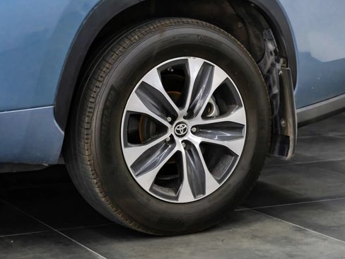 Used 2021 Toyota Highlander XLE FWD image 71