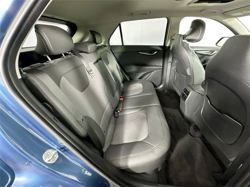 Used 2023 Kia Niro EX Touring image 30