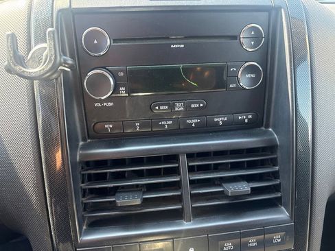 Used 2010 Ford Explorer XLT AWD/4WD image 11