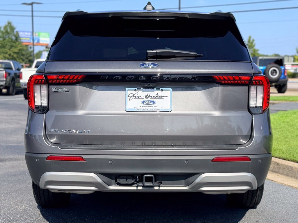 Certified 2025 Ford Explorer Platinum RWD image 6