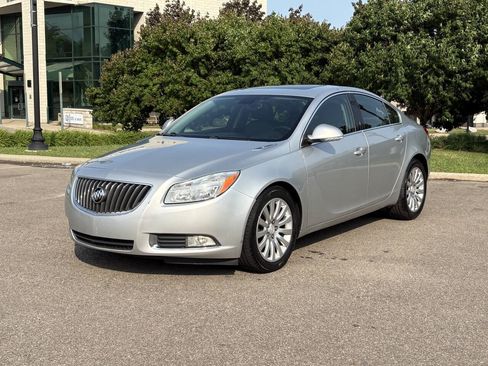 Used 2012 Buick Regal Leather FWD image 2