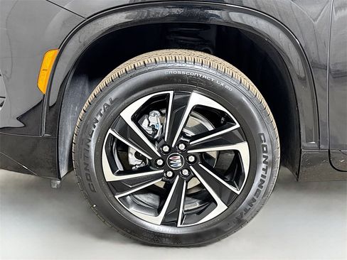 Certified 2025 Buick Enclave Sport Touring image 31