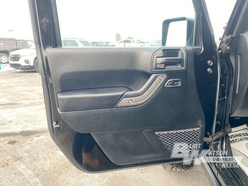 Used 2017 Jeep Wrangler Unlimited Sport image 12