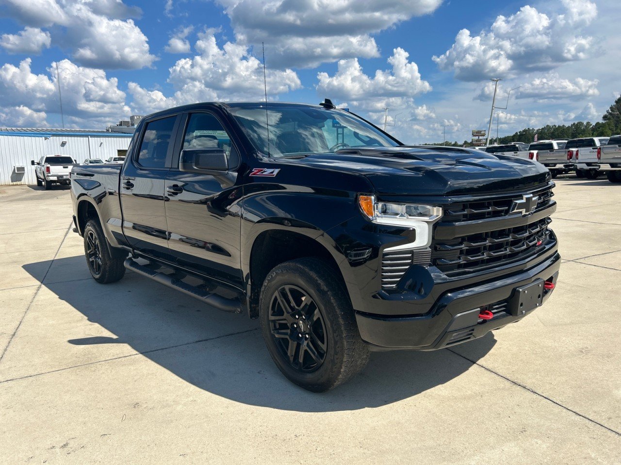Used 2023 Chevrolet Silverado 1500 LT Trail Boss AWD/4WD image 2