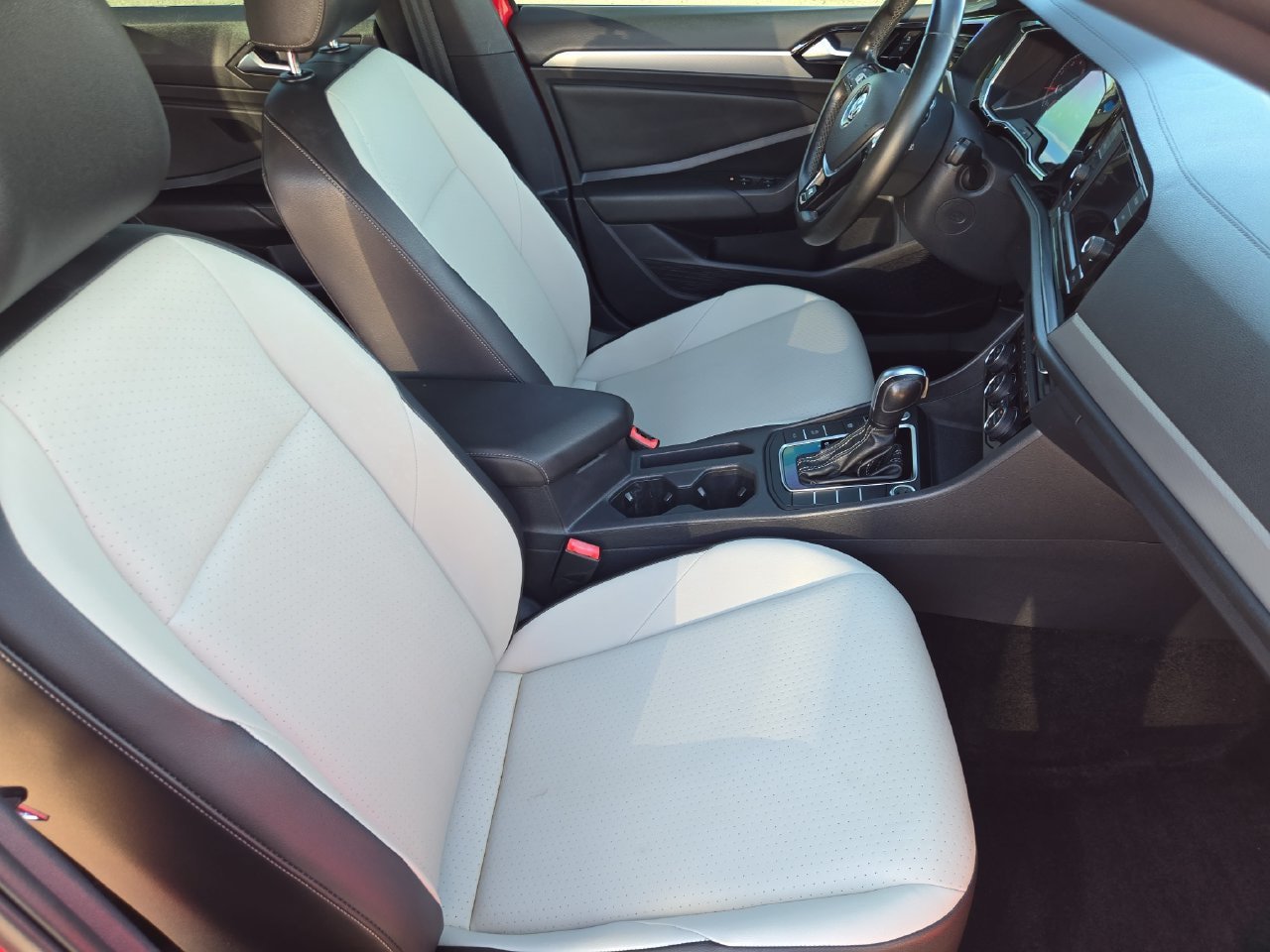 Used 2020 Volkswagen Jetta R-Line w/ R-Line Cold Weather Package FWD image 10