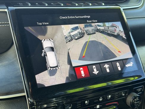 Certified 2023 Jeep Grand Cherokee Limited w/ Luxury Tech Group II RWD image 31