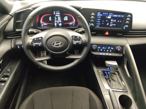 Used 2025 Hyundai Elantra Sport FWD image 22