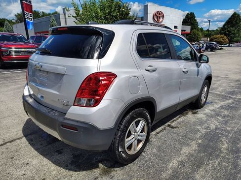 Used 2016 Chevrolet Trax LT w/ LT Convenience Package AWD/4WD image 4