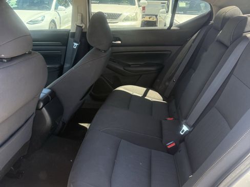 Used 2020 Nissan Altima 2.5 S AWD/4WD image 10