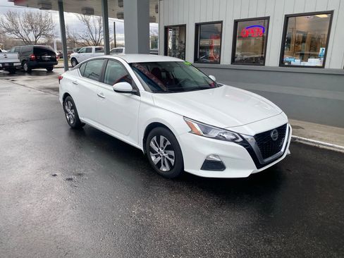 Used 2021 Nissan Altima 2.5 S image 2
