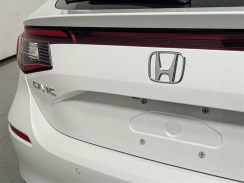Used 2024 Honda Civic Sport Touring image 8