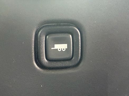 Used 2025 Chevrolet Express 2500 w/ Driver Convenience Package RWD image 24