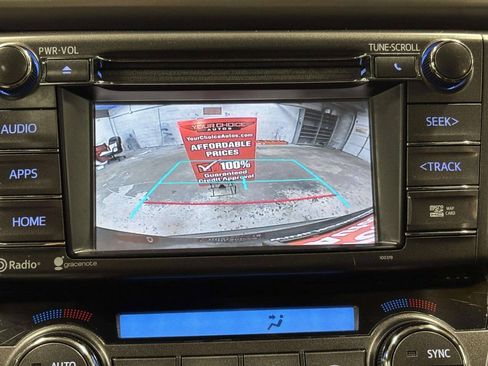 Used 2015 Toyota RAV4 Limited AWD/4WD image 24