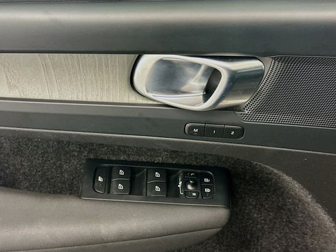 Used 2024 Volvo XC40 B5 Core w/ Climate Package image 15