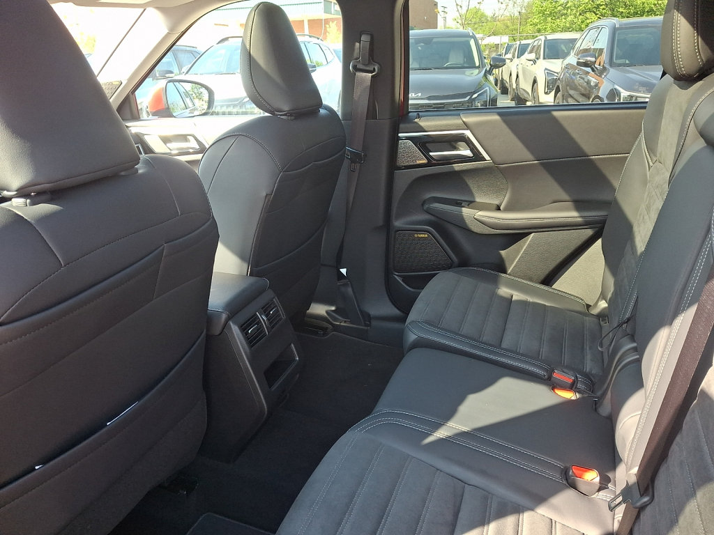 Used 2025 Mitsubishi Outlander SE AWD/4WD image 20