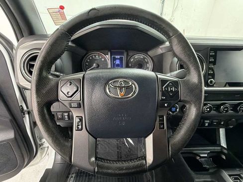 Certified 2020 Toyota Tacoma TRD Sport w/ Technology Package AWD/4WD image 16