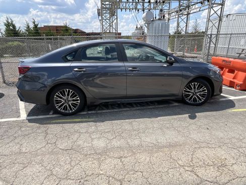 Used 2023 Kia Forte GT-Line w/ GT-Line Premium Package FWD image 7