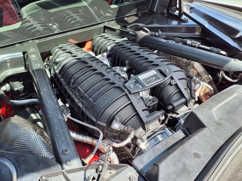 Used 2025 Chevrolet Corvette Z06 RWD image 7