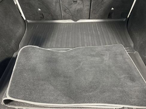 Used 2023 Tesla Model Y Long Range image 31