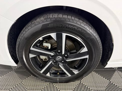 Used 2025 Nissan Sentra SV FWD image 12