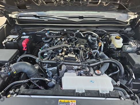Used 2025 Toyota Tacoma SR5 image 28