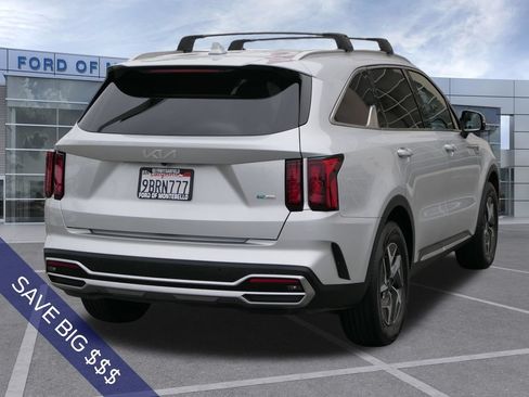Used 2022 Kia Sorento S FWD image 4