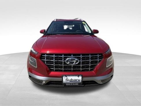 Used 2025 Hyundai Venue SEL FWD image 2