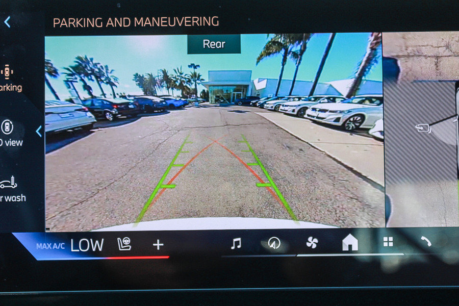 Used 2026 BMW 430i Coupe w/ M Sport Package RWD image 24