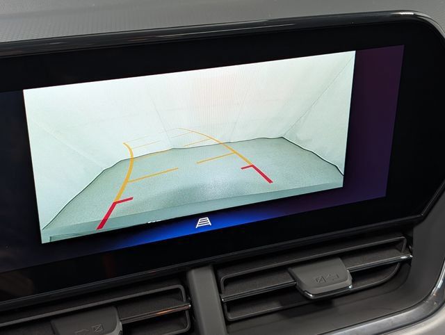 New 2026 Chevrolet Trax LT w/ Sunroof Package FWD image 23