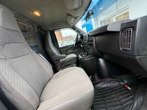 Used 2018 Chevrolet Express 2500 w/ Driver Convenience Package image 16