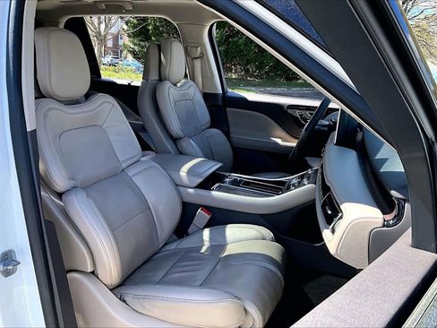 Used 2022 Lincoln Aviator Reserve w/ Equipment Group 201A image 23