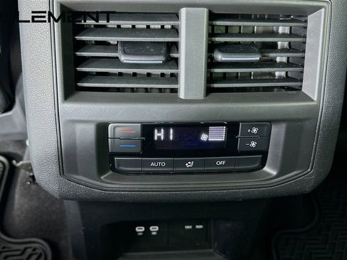 Used 2022 Volkswagen Atlas SE image 34