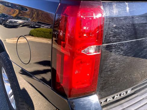 Used 2018 Chevrolet Tahoe LT w/ Luxury Package image 28